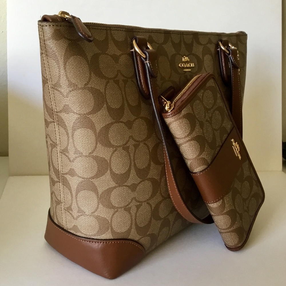 ⛔️SOLD⛔️🍀Coach Set🍀 - Picture 3 of 8